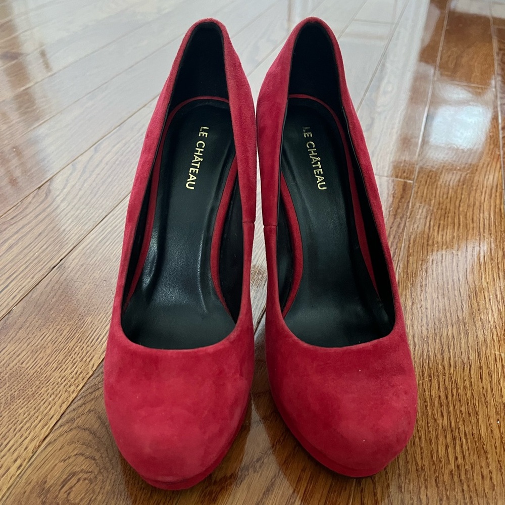 Le Chateau Red Suede Heels